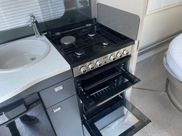 SWIFT ECCLES 580, Bj. 2018 NIEUWSTAAT, MOVER, DOUCHE, ZONNEPANEEL - Afbeelding 16