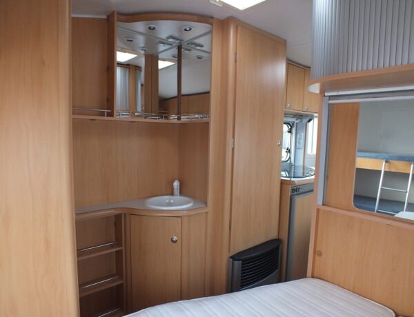 Beyerland Sprinter Sport 470 TKM, bj. 2008 met voortent - Afbeelding 26