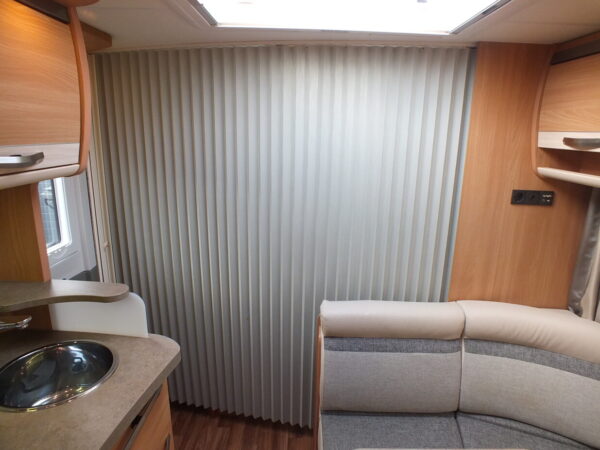 KNAUS Sudwind 500 FSK bj.2014, 7 slaapplaatsen, met VOORTENT - Afbeelding 17