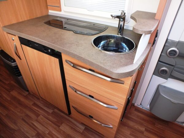 KNAUS Sudwind 500 FSK bj.2014, 7 slaapplaatsen, met VOORTENT - Afbeelding 20