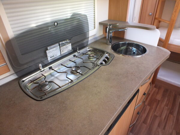 KNAUS Sudwind 500 FSK bj.2014, 7 slaapplaatsen, met VOORTENT - Afbeelding 21