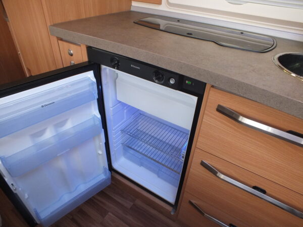 KNAUS Sudwind 500 FSK bj.2014, 7 slaapplaatsen, met VOORTENT - Afbeelding 23