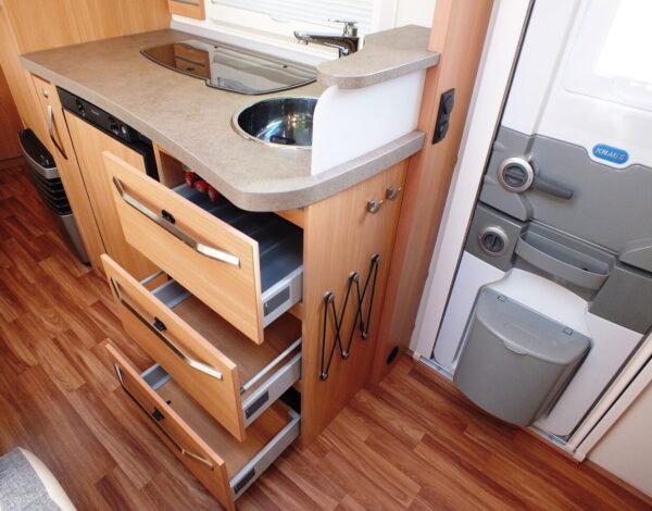 KNAUS Sudwind 500 FSK bj.2014, 7 slaapplaatsen, met VOORTENT - Afbeelding 24