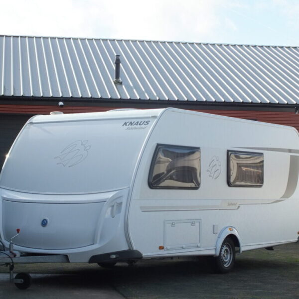 KNAUS Sudwind 500 FSK bj.2014, 7 slaapplaatsen, met VOORTENT