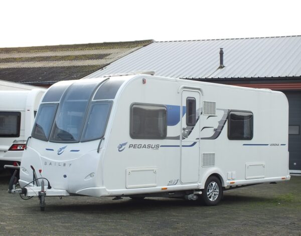 BAILEY PEGASUS VERONA bj.2016, met MOVER en DOUCHE