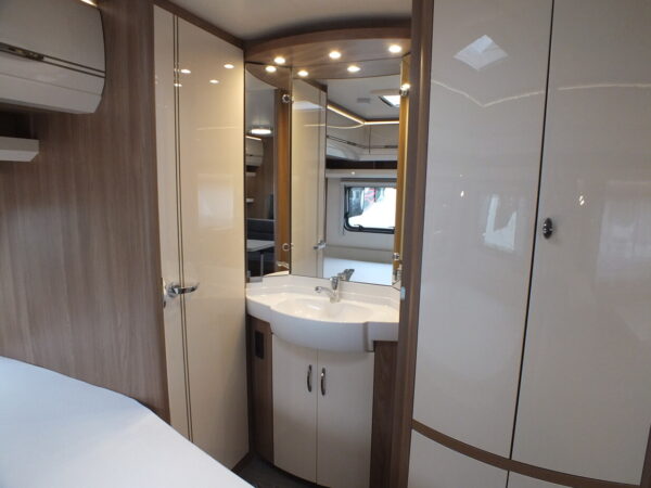 HOBBY Excellent 650 UMFE bj.2021, 5 SLAAPPLAATSEN, VOORTENT - Afbeelding 24
