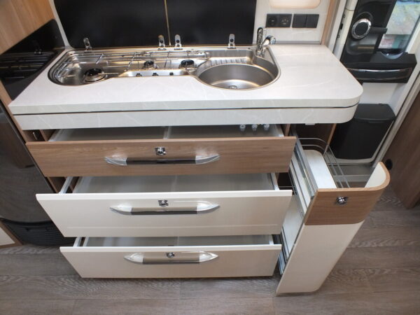HOBBY Excellent 650 UMFE bj.2021, 5 SLAAPPLAATSEN, VOORTENT - Afbeelding 19