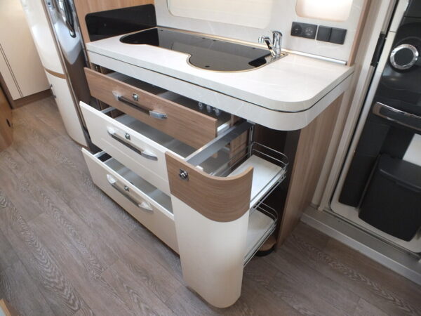 HOBBY Excellent 650 UMFE bj.2021, 5 SLAAPPLAATSEN, VOORTENT - Afbeelding 20