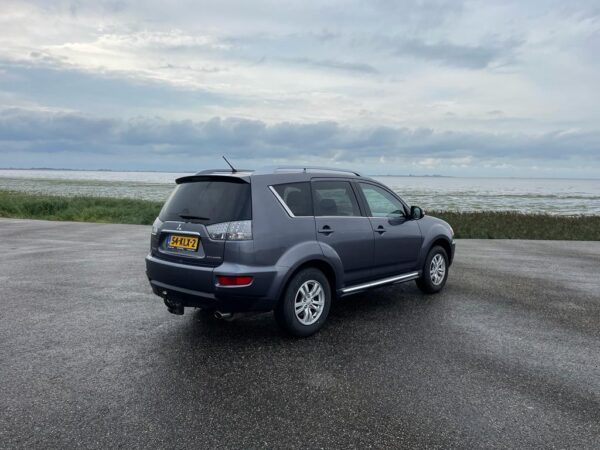 Mitsubishi Outlander 2.0 MPI 2WD 2010 Grijs - Afbeelding 6