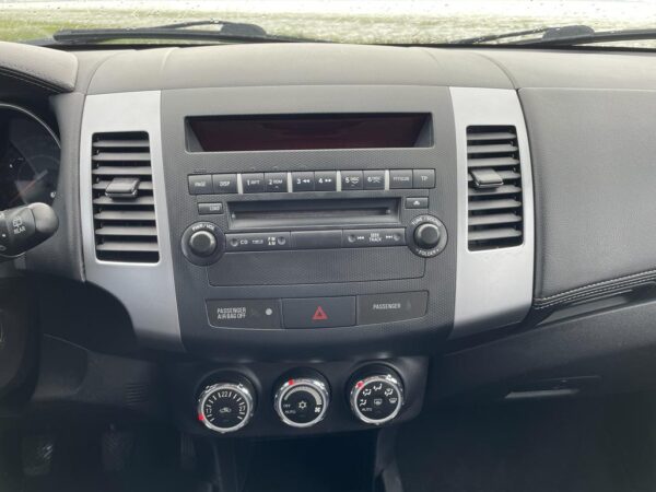 Mitsubishi Outlander 2.0 MPI 2WD 2010 Grijs - Afbeelding 11
