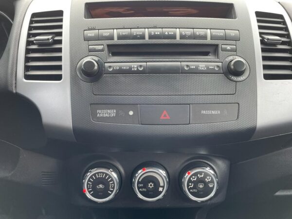 Mitsubishi Outlander 2.0 MPI 2WD 2010 Grijs - Afbeelding 10