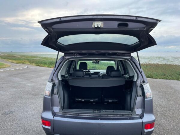 Mitsubishi Outlander 2.0 MPI 2WD 2010 Grijs - Afbeelding 7