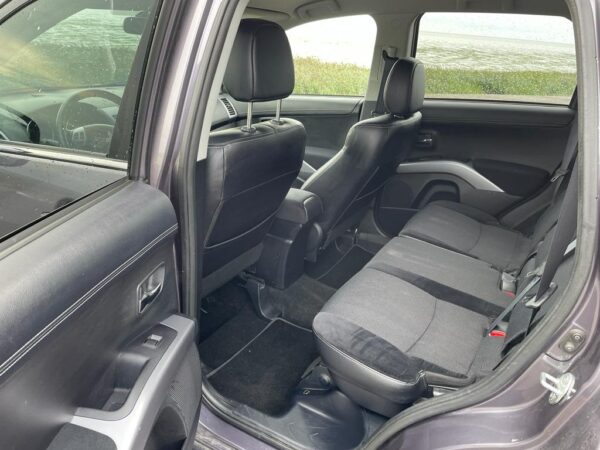 Mitsubishi Outlander 2.0 MPI 2WD 2010 Grijs - Afbeelding 17
