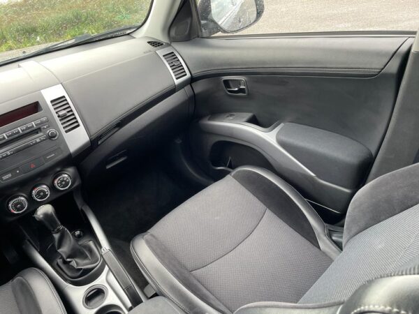 Mitsubishi Outlander 2.0 MPI 2WD 2010 Grijs - Afbeelding 14