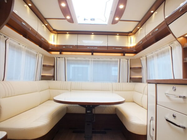 LMC Exquisit 695 VIP, QUEENSBED, DOUCHE, MIDDENZIT - Afbeelding 10