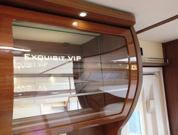 LMC Exquisit 695 VIP, QUEENSBED, DOUCHE, MIDDENZIT - Afbeelding 30