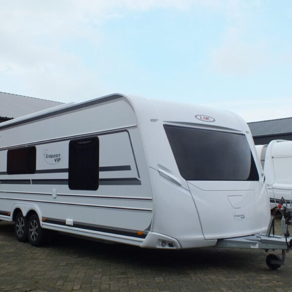 LMC Exquisit 695 VIP, QUEENSBED, DOUCHE, MIDDENZIT