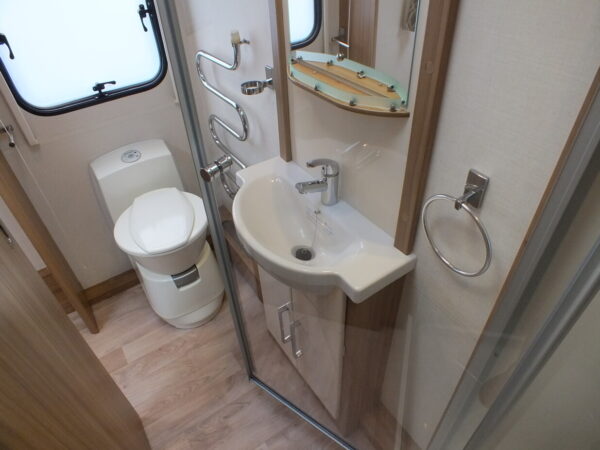 LUNAR Clubman bj.2015, QUEENSBED, ALDE, MOVER, DOUCHE, VOORTENT - Afbeelding 18