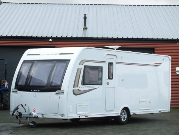 LUNAR Clubman bj.2015, QUEENSBED, ALDE, MOVER, DOUCHE, VOORTENT