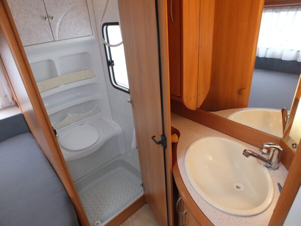 HOBBY De luxe Easy 560 KMFE bj.2006, KINDERKAMER, VOORTENT - Afbeelding 22