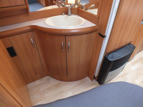 HOBBY De luxe Easy 560 KMFE bj.2006, KINDERKAMER, VOORTENT - Afbeelding 21