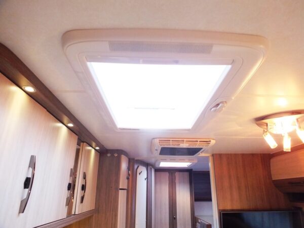 HOBBY De Luxe 545 KMFE bj.2014, met AIRCO, MOVER, VOORTENT - Afbeelding 25