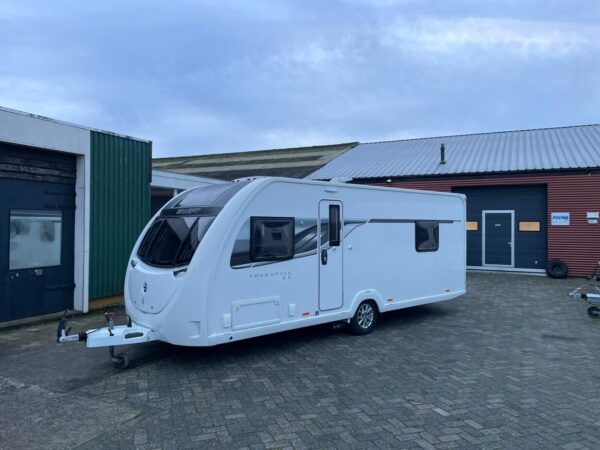 SWIFT FREESTYLE SE 54EB. bj, 2019 Met VOORTENT en MOVER
