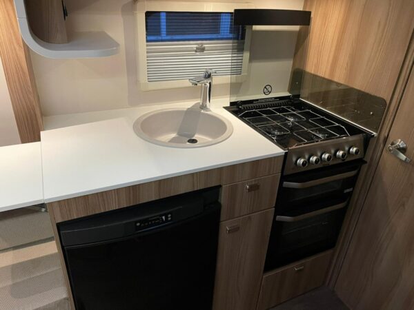 SWIFT FREESTYLE SE 54EB. bj, 2019 Met VOORTENT en MOVER - Afbeelding 48
