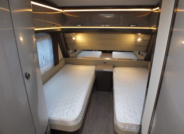 HOBBY Premium 560 UL bj.2018, ALDE, MOVER, VOORTENT, LEER - Afbeelding 10