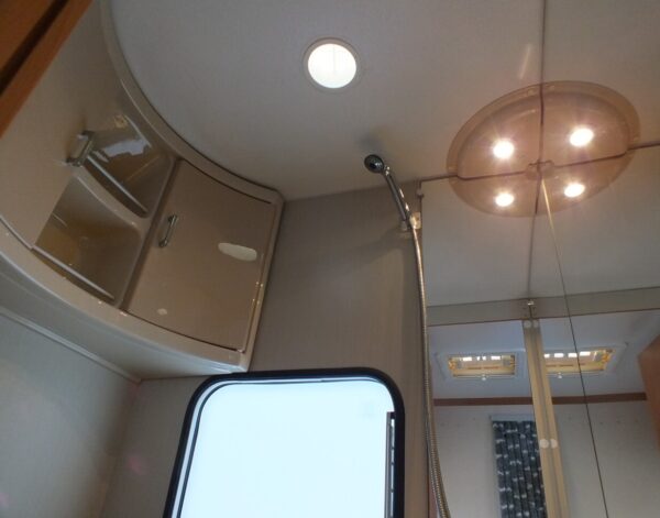 STERCKEMAN Evolution 450 CP bj.2013, QUEENSBED, ACCU, DOUCHE - Afbeelding 23