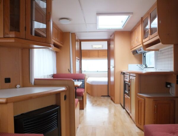 HOBBY Prestige 720 UMF, MODEL 2001, 5 SLAAPPLAATSEN - Afbeelding 9