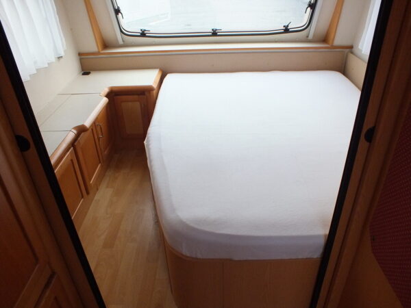 HOBBY Prestige 720 UMF, MODEL 2001, 5 SLAAPPLAATSEN - Afbeelding 11