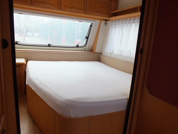 HOBBY Prestige 720 UMF, MODEL 2001, 5 SLAAPPLAATSEN - Afbeelding 12