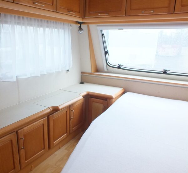 HOBBY Prestige 720 UMF, MODEL 2001, 5 SLAAPPLAATSEN - Afbeelding 13