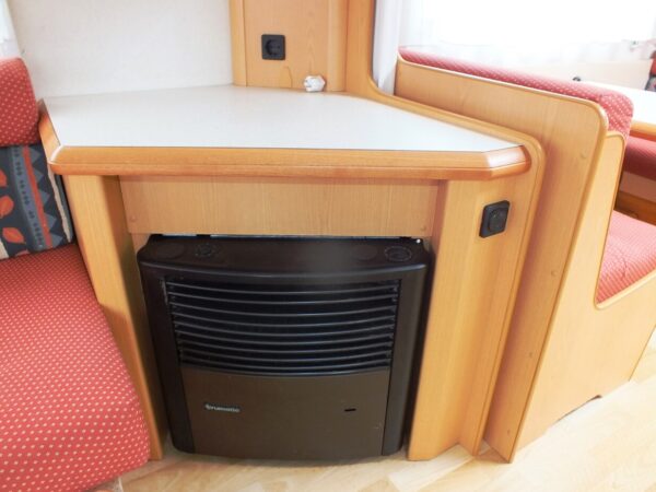 HOBBY Prestige 720 UMF, MODEL 2001, 5 SLAAPPLAATSEN - Afbeelding 26