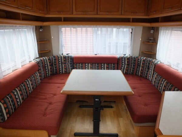 HOBBY Prestige 720 UMF, MODEL 2001, 5 SLAAPPLAATSEN - Afbeelding 8