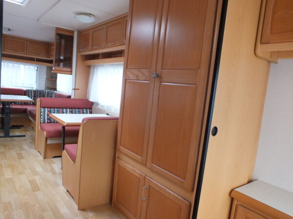 HOBBY Prestige 720 UMF, MODEL 2001, 5 SLAAPPLAATSEN - Afbeelding 17