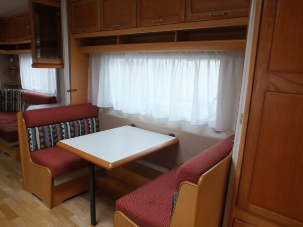 HOBBY Prestige 720 UMF, MODEL 2001, 5 SLAAPPLAATSEN - Afbeelding 18