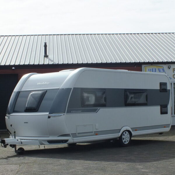 HOBBY Excellent 560 KMFE bj.2017, met AIRCO, MOVER, VOORTENT