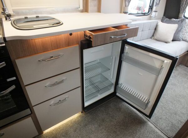 COACHMAN VIP 520 bj.2022, NIEUWSTAAT, ZONNEPANEEL, ALDE, DOUCHECABINE - Afbeelding 21