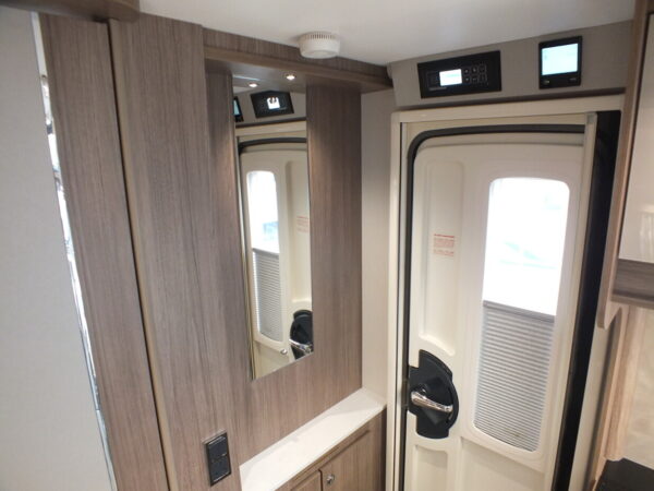 COACHMAN VIP 520 bj.2022, NIEUWSTAAT, ZONNEPANEEL, ALDE, DOUCHECABINE - Afbeelding 35
