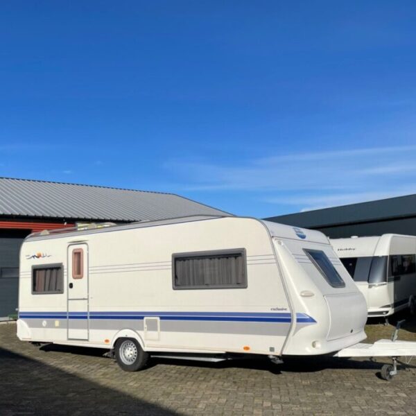 HOBBY Exclusive 560 UFF bj.2005, met MOVER, VOORTENT