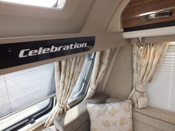 SWIFT Celebration bj.2021, MOVER, ZONNEPANEEL, VOORTENT - Afbeelding 27