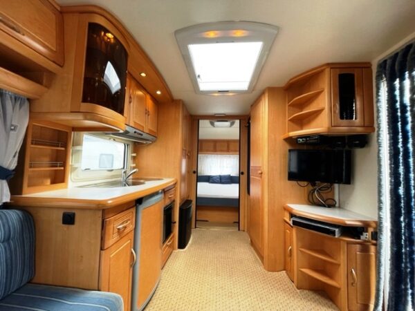 HOBBY Exclusive 560 UFF bj.2005, met MOVER, AIRCO, VOORTENT - Afbeelding 5