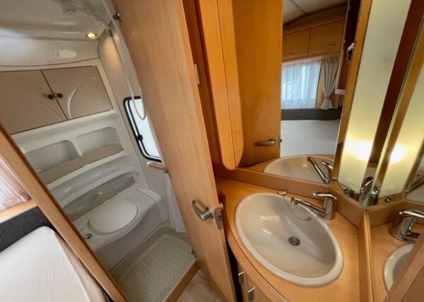 HOBBY De Luxe 560 KMFE bj.2007, 6 PERSOONS, met STAPELBED, VOORTENT - Afbeelding 24