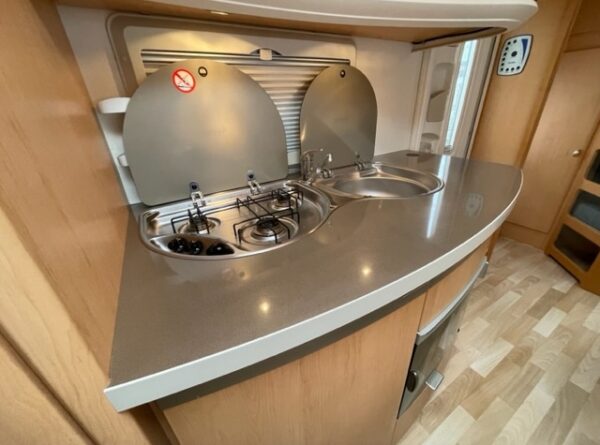 HOBBY De Luxe 560 KMFE bj.2007, 6 PERSOONS, met STAPELBED, VOORTENT - Afbeelding 19