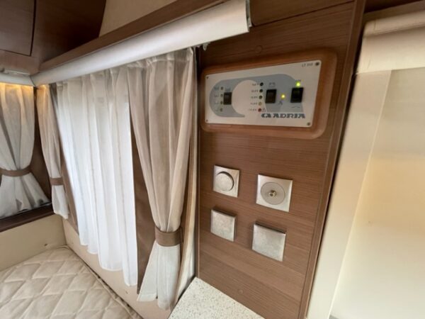 ADRIA Adiva 462 PD bj.2008, NIEUWSTAAT, DOUCHE, VOORTENT - Afbeelding 26