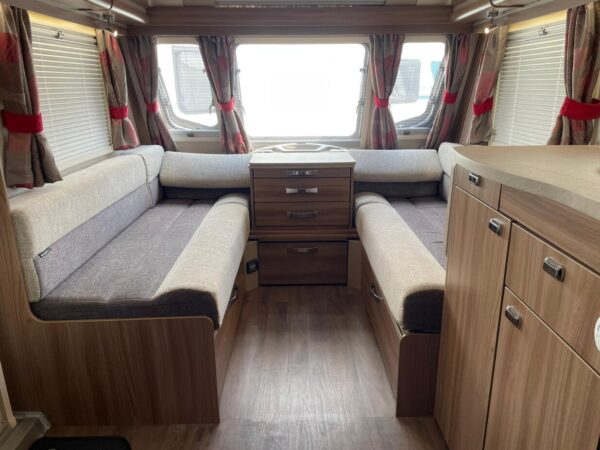 Swift Challenger 645 bj.2018 QUEENSBED,TANDEMASSER, DOUCHE - Afbeelding 9