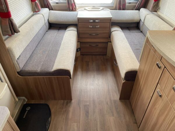 Swift Challenger 645 bj.2018 QUEENSBED,TANDEMASSER, DOUCHE - Afbeelding 8