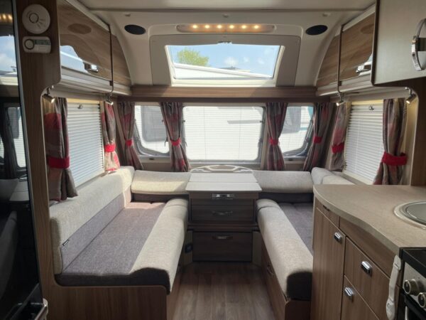Swift Challenger 645 bj.2018 QUEENSBED,TANDEMASSER, DOUCHE - Afbeelding 10